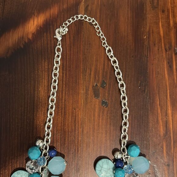 Turquoise Beaded Necklace - Picture 4 of 8
